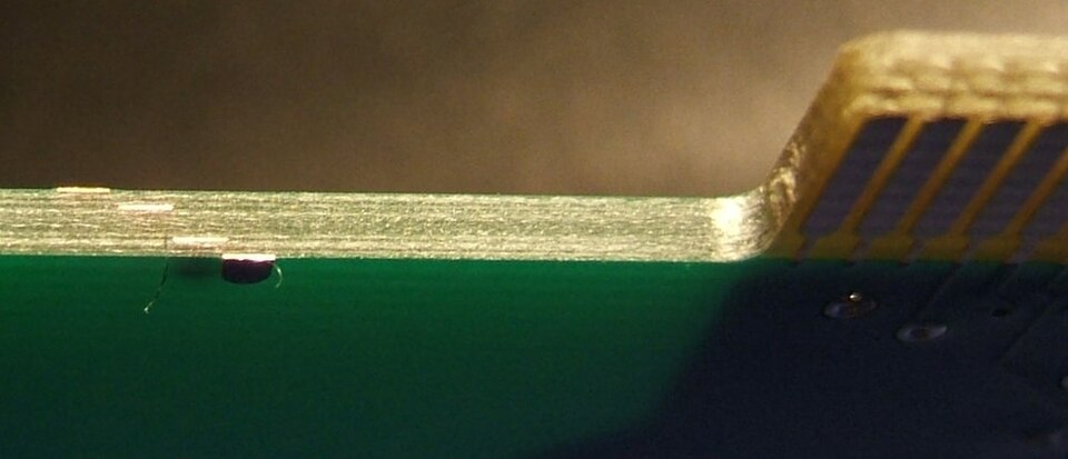 Cross-section edge of a multilayer circuit board